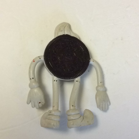 Vintage 4.5" Bendable Oreo Cookies Plastic Rubber Figurine Black/White - Picture 2 of 2